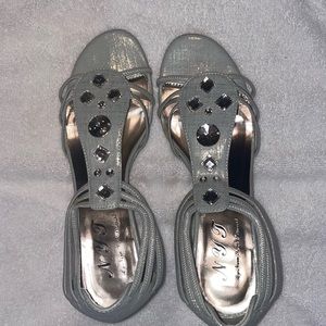 Beautiful sparkly sandals. Very comfortable beige